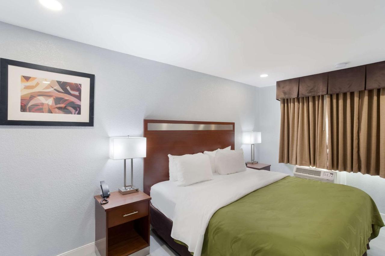 Quality Inn Redding Near I-5 מראה חיצוני תמונה