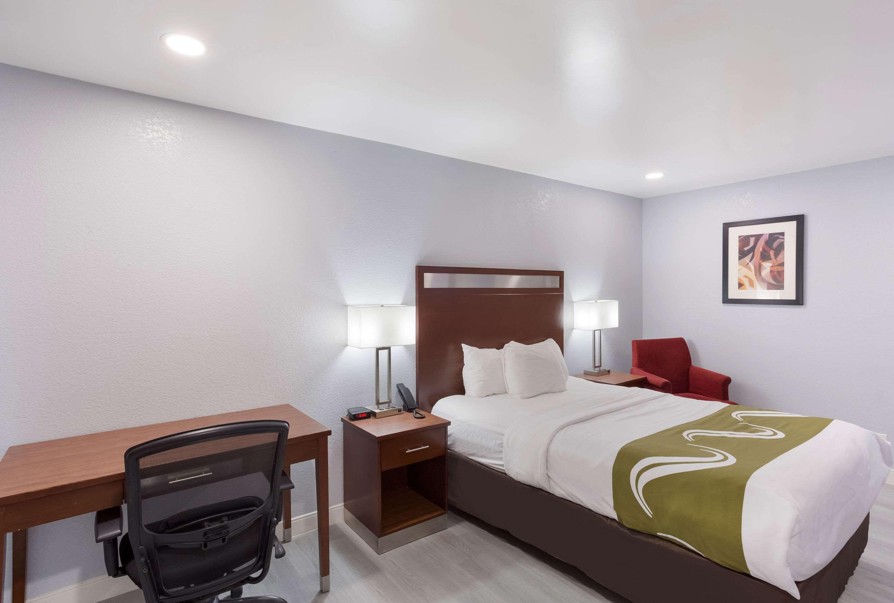 Quality Inn Redding Near I-5 מראה חיצוני תמונה
