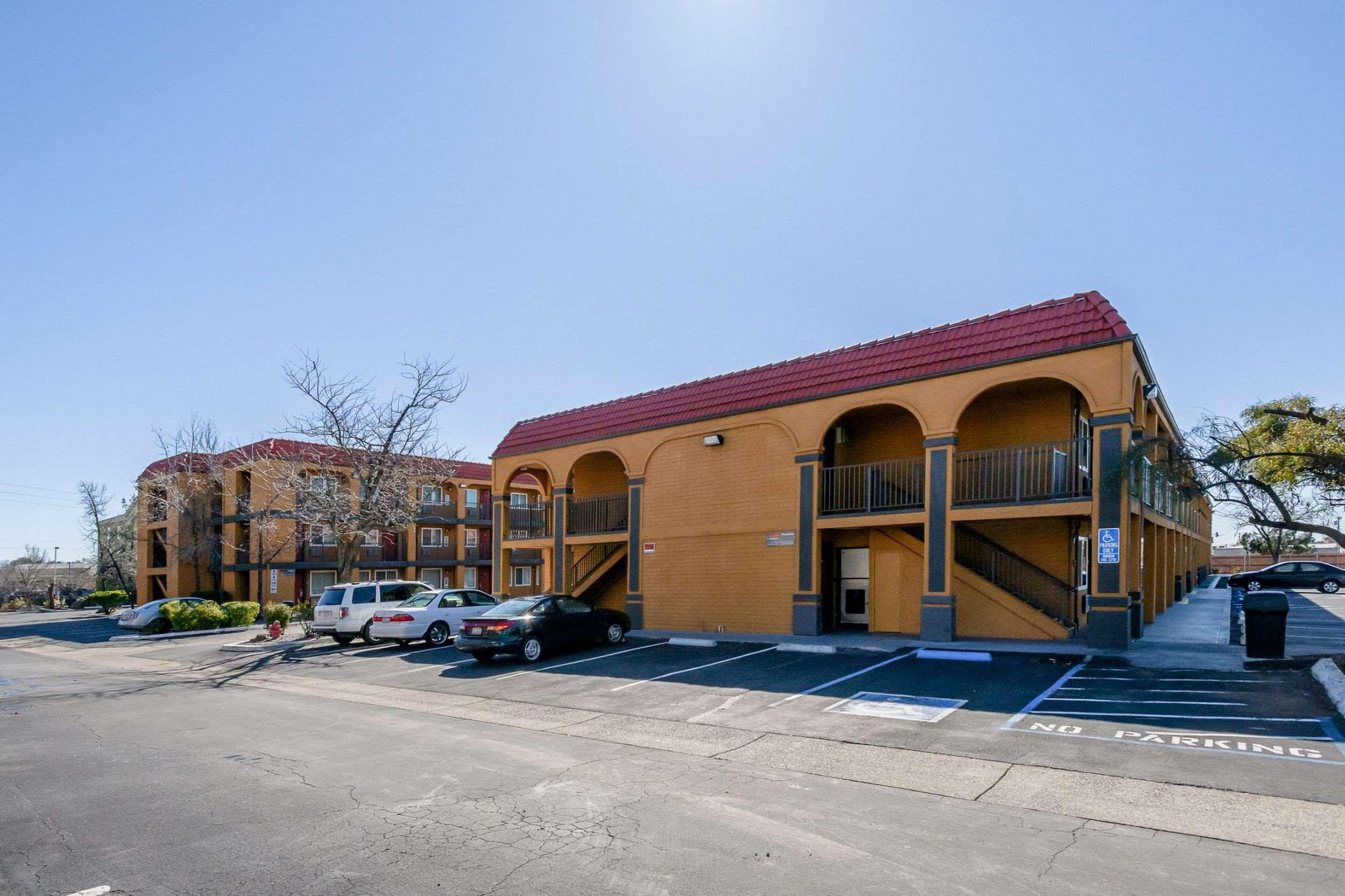Quality Inn Redding Near I-5 מראה חיצוני תמונה