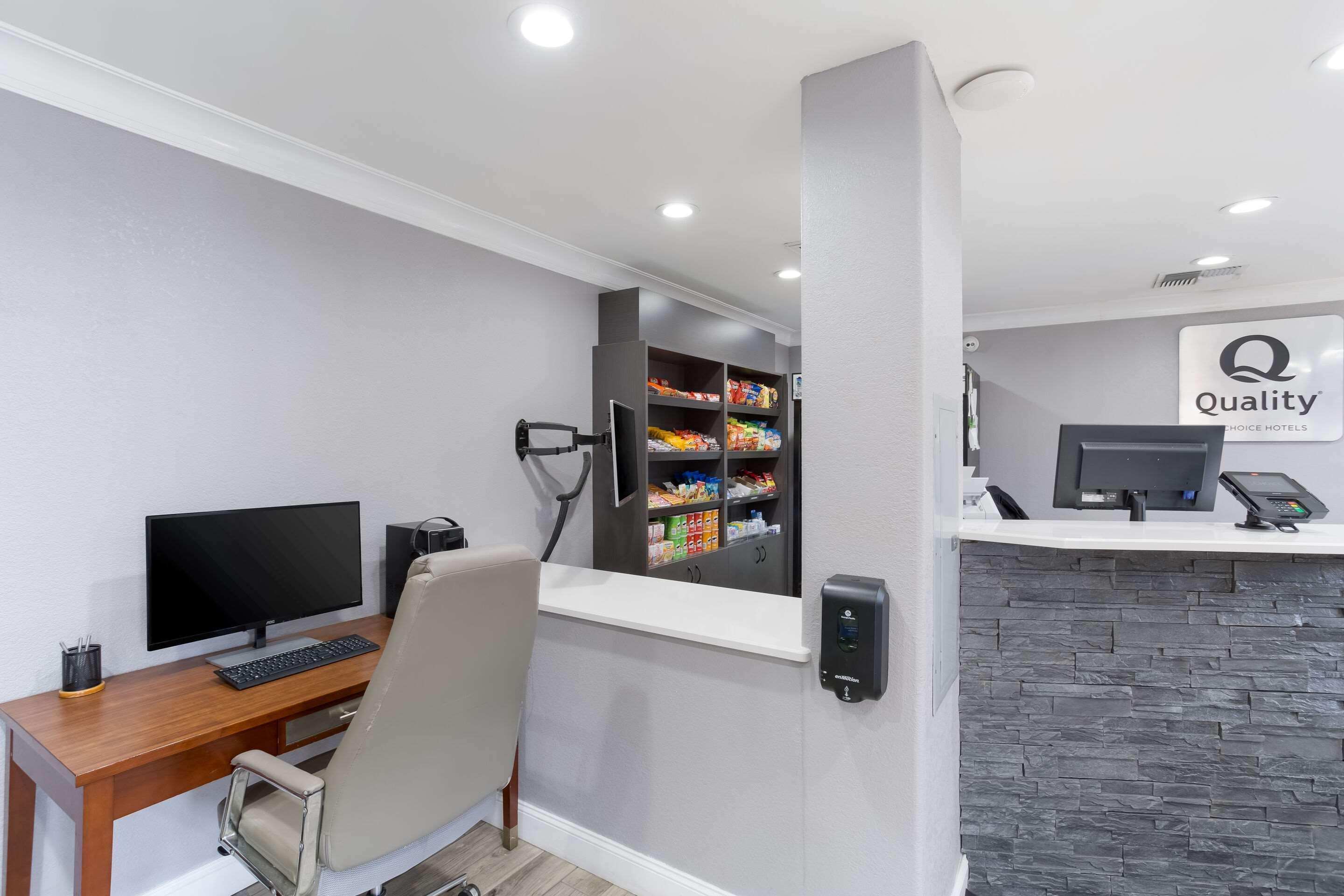 Quality Inn Redding Near I-5 מראה חיצוני תמונה