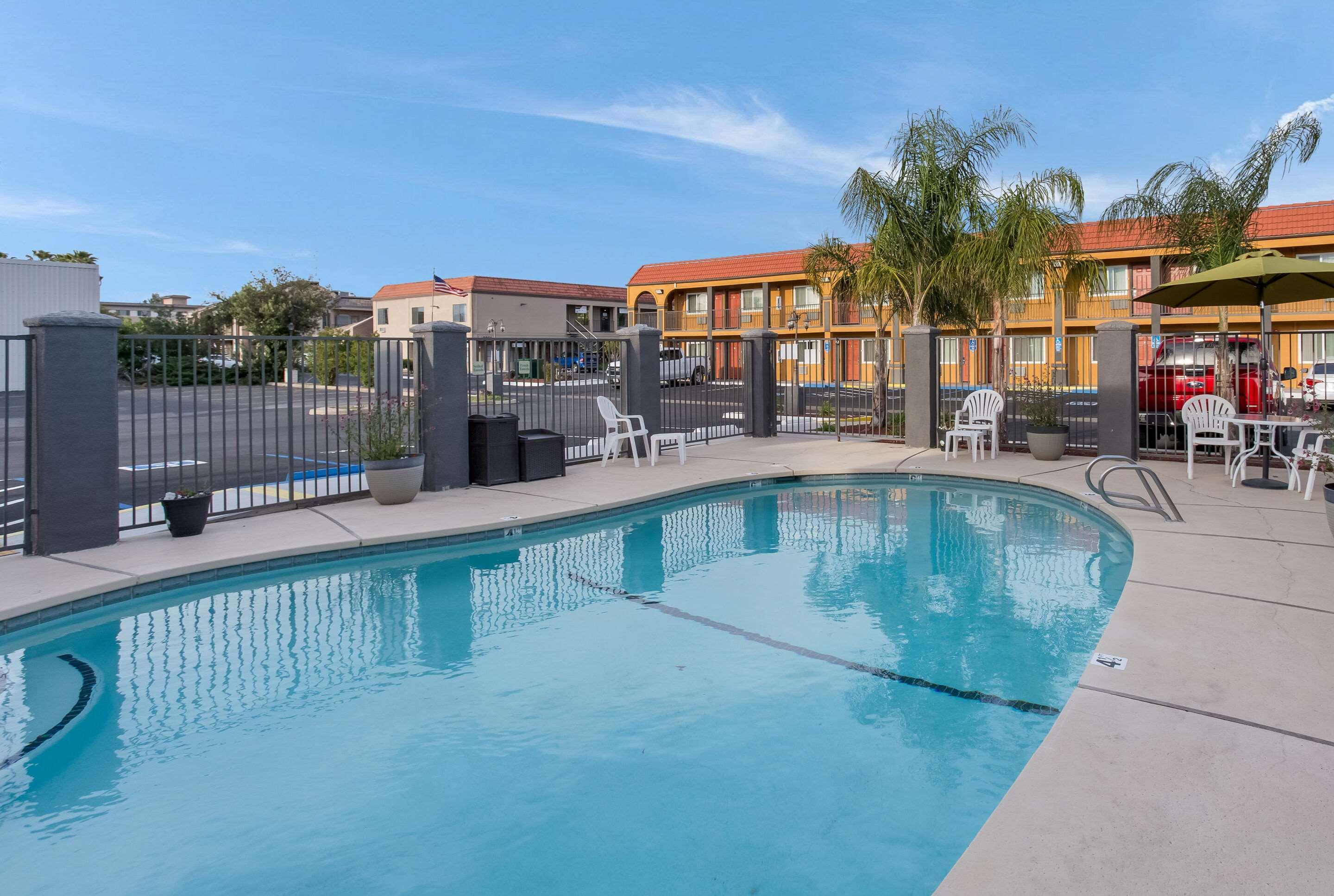 Quality Inn Redding Near I-5 מראה חיצוני תמונה