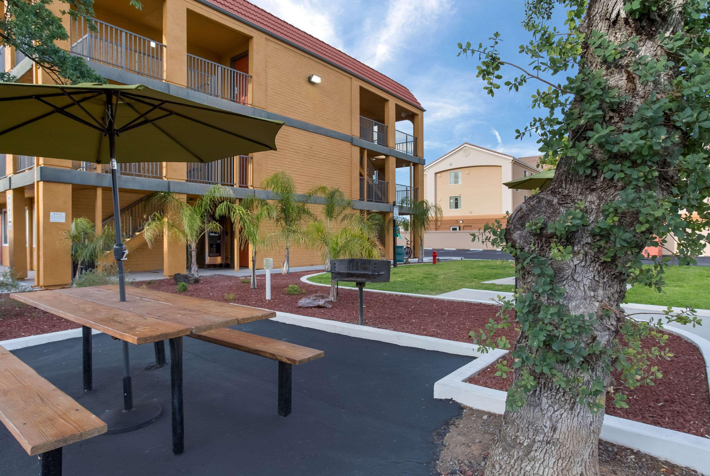 Quality Inn Redding Near I-5 מראה חיצוני תמונה