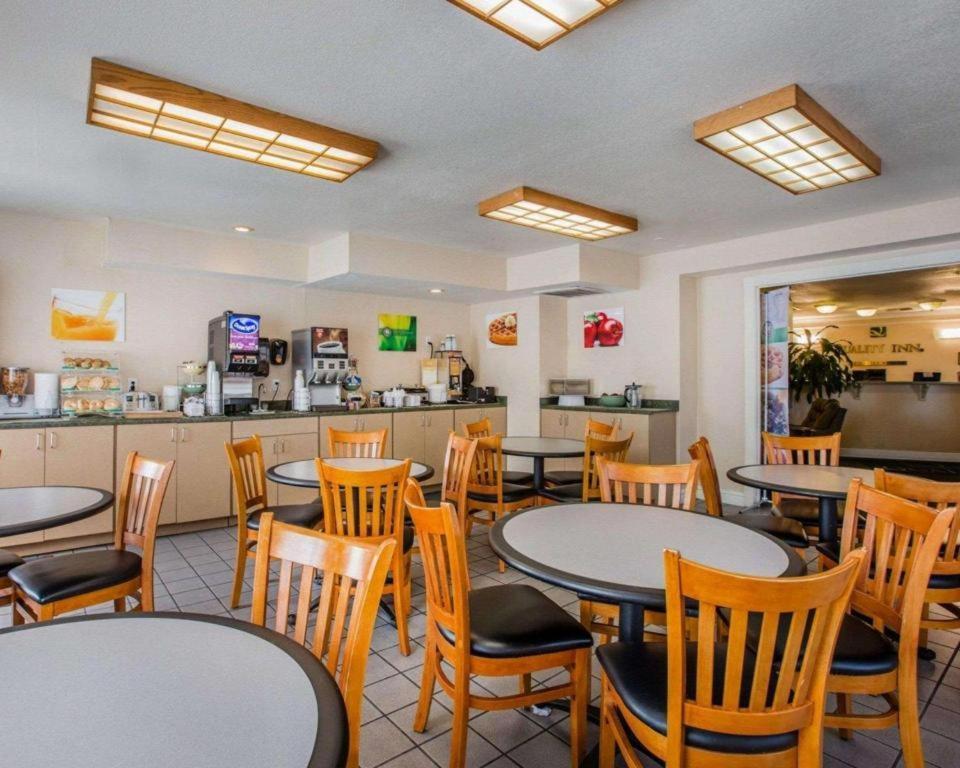 Quality Inn Redding Near I-5 מראה חיצוני תמונה