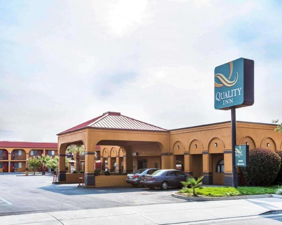 Quality Inn Redding Near I-5 מראה חיצוני תמונה