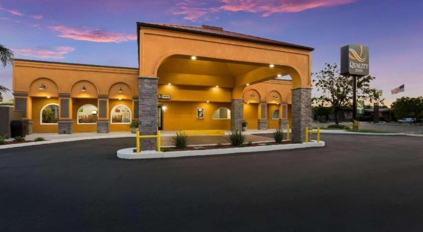 Quality Inn Redding Near I-5 מראה חיצוני תמונה