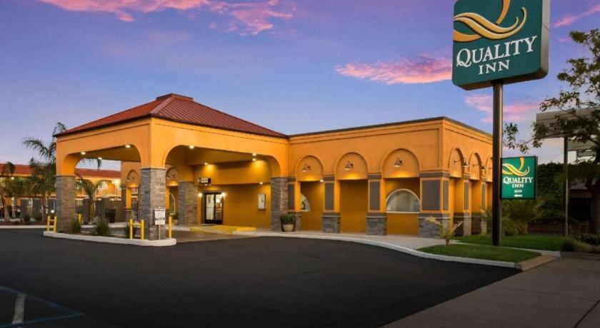 Quality Inn Redding Near I-5 מראה חיצוני תמונה